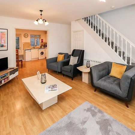 Two Bedroom Townhouse In The Heart Of Dungarvan Дънгарван Екстериор снимка