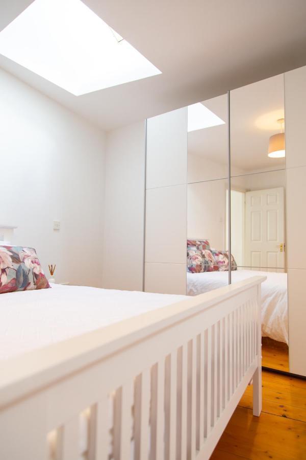 Two Bedroom Townhouse In The Heart Of Dungarvan Дънгарван Екстериор снимка