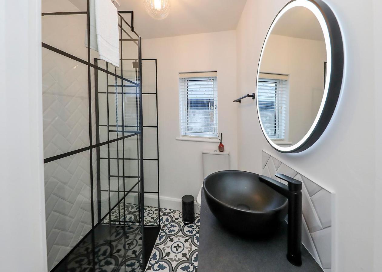 Two Bedroom Townhouse In The Heart Of Dungarvan Дънгарван Екстериор снимка