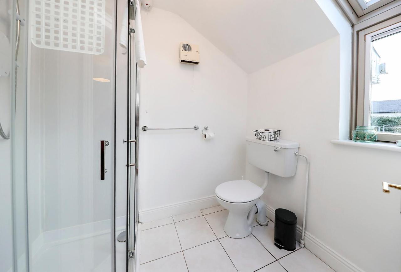 Two Bedroom Townhouse In The Heart Of Dungarvan Дънгарван Екстериор снимка