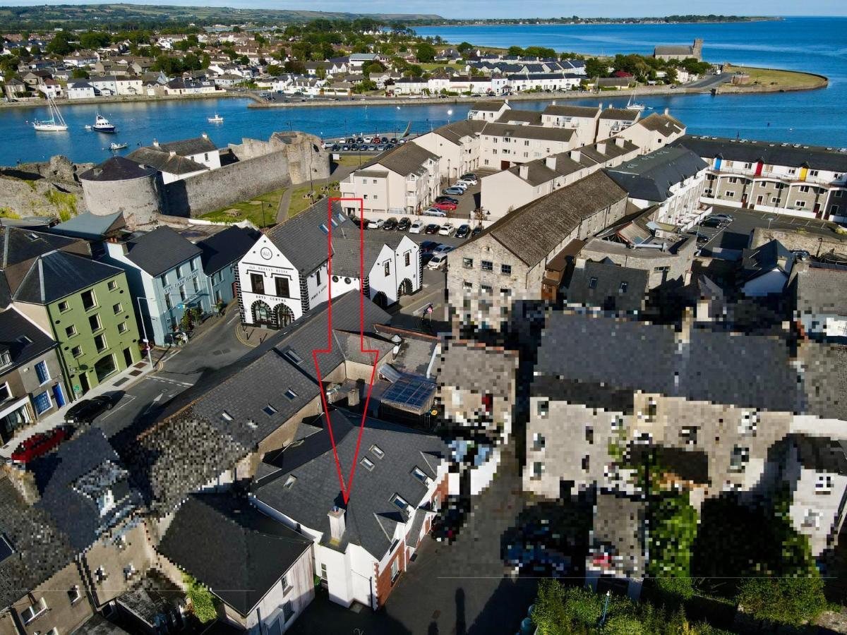 Two Bedroom Townhouse In The Heart Of Dungarvan Дънгарван Екстериор снимка